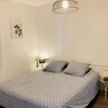 Les Bains Proche De La *