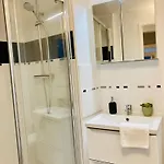 Appartement Les Bains Proche De La