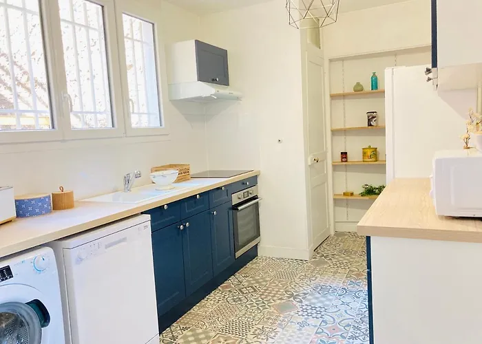 Apartment Les Bains Proche De La *