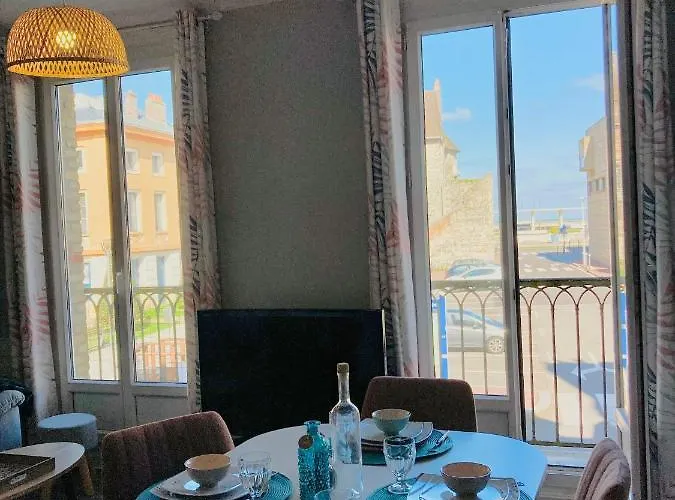 Les Bains Proche De La Apartment